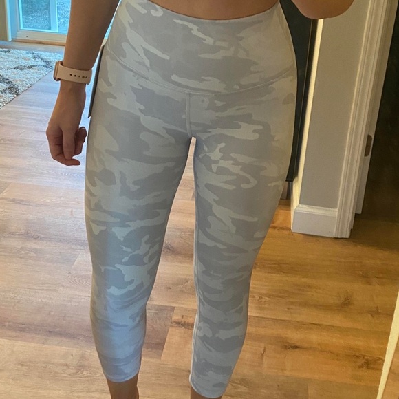Lululemon White Camouflage Leggings - Picture 4 of 4